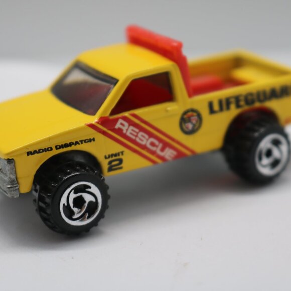 1982 Hot Wheels 4x4 lifeguard truck vintage diecast 1/64 scale - Picture 6 of 7